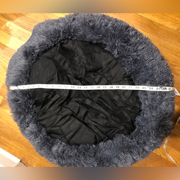 Dark Gray Fluffy Pet Bed - Picture 3 of 9
